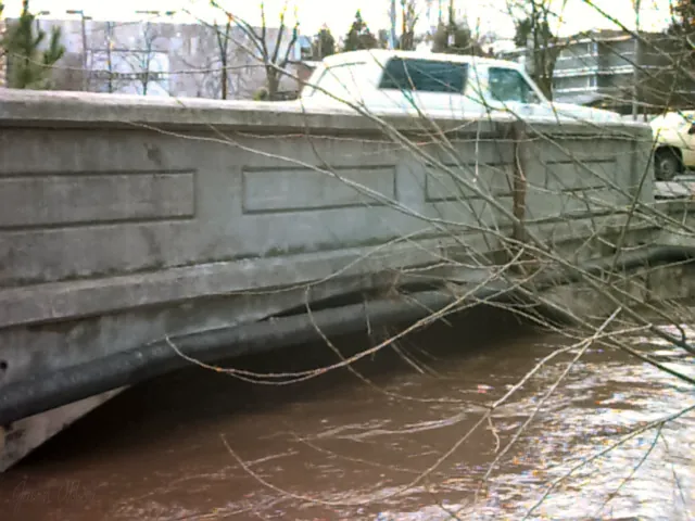 Sixth Street bridge
