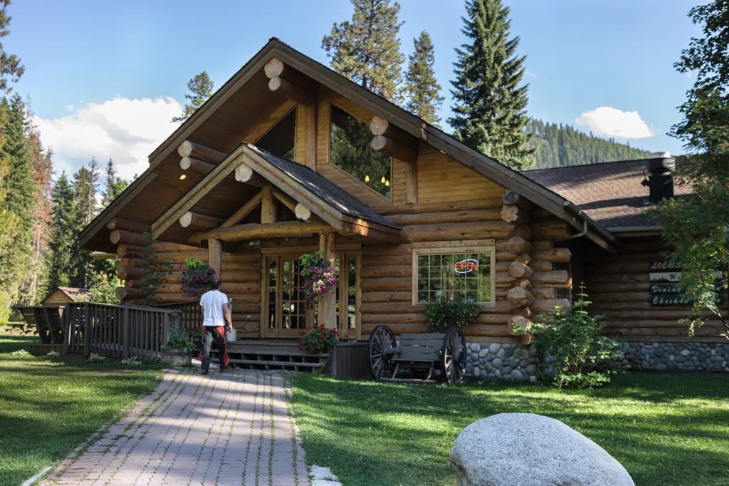 Lochsa Lodge