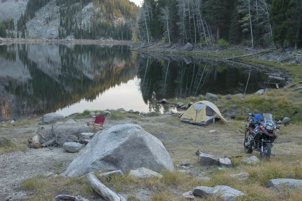 Lone tent along Louie Lake