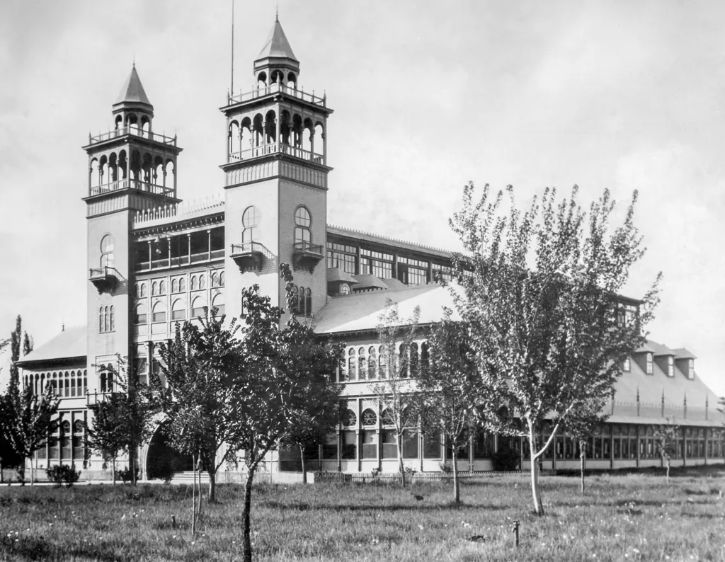 Natatorium*