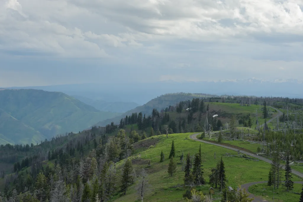 Road to Hat Point