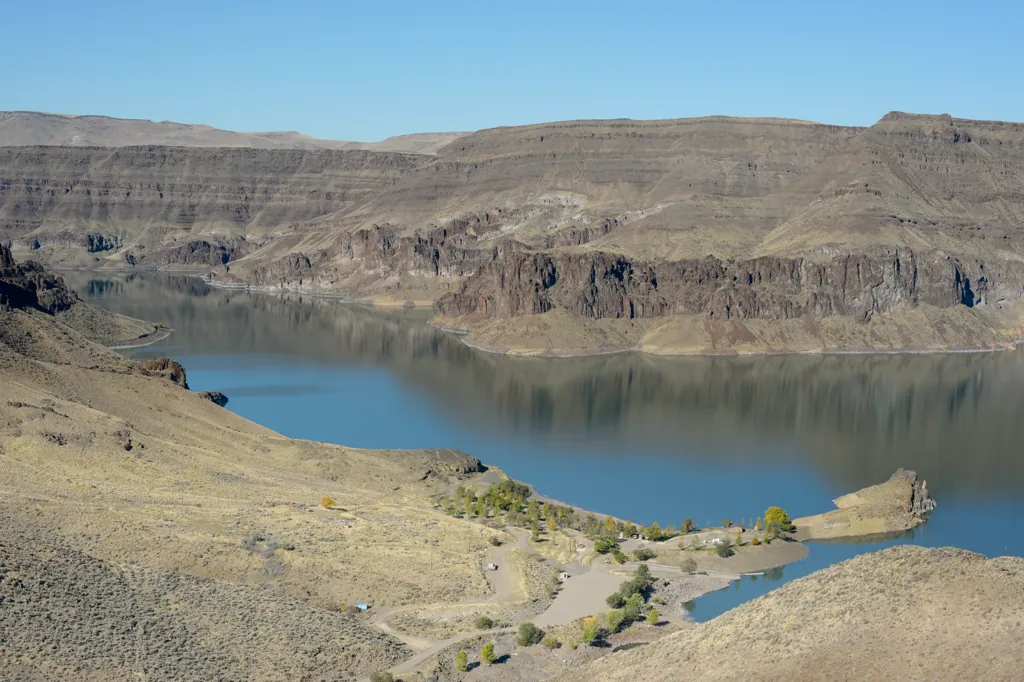 Lake Owyhee State Park
