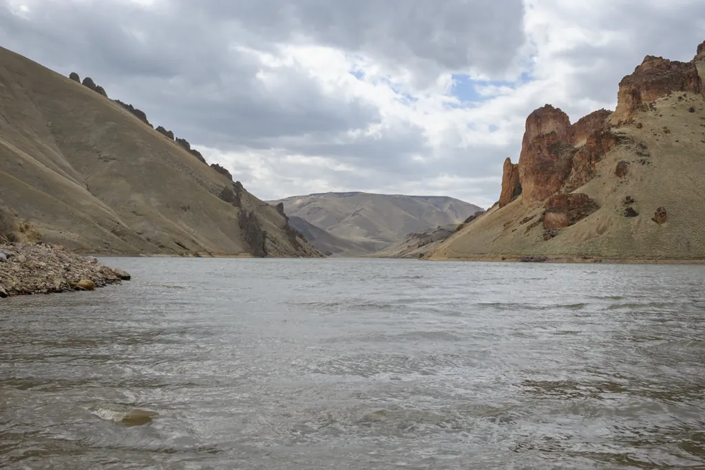 Wind on the reservoir