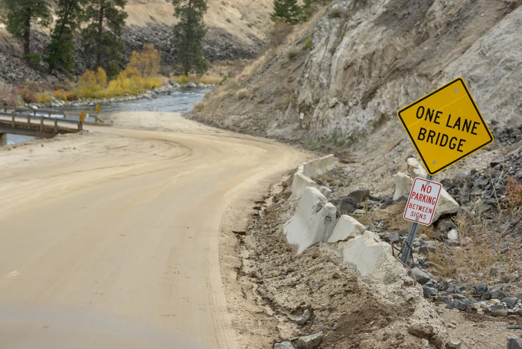 One lane bridge